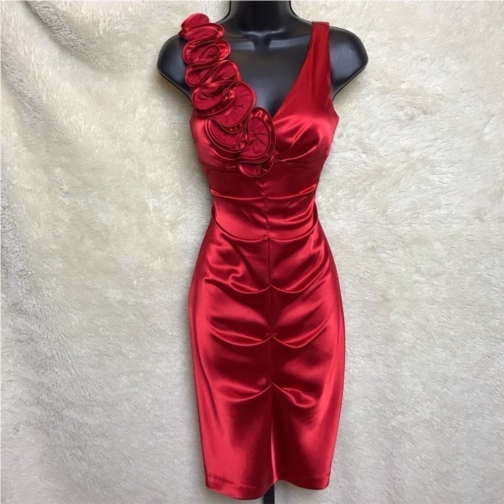 Xscape Red Satin Ruched Rosette Shoulder Midi Dress Size Small/4 - Picture 2 of 13